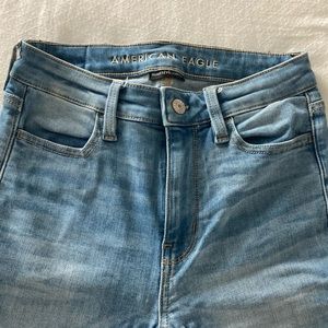 AMERICAN EAGLE NE(X)T LEVEL STRETCH JEANS